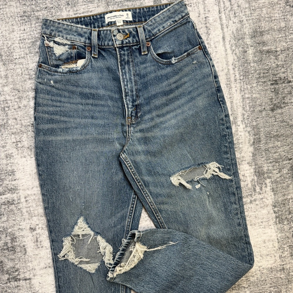 Abercrombie & Fitch Jeans Womens 26 2R High Rise Mom Curve Love Distressed 25x27